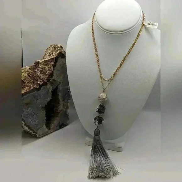 Silk & Stone Tassel 32" necklace goldtone chain cream beige boho Jewelry in Grey - Picture 1 of 3